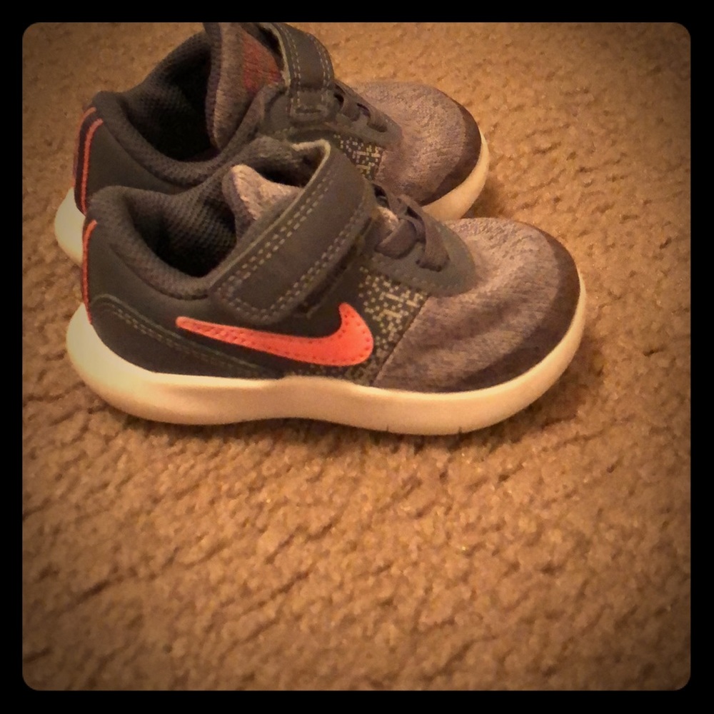 Baby girl Nike sneakers size 5